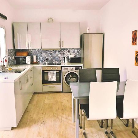 Town House With Patio In Quiet Residential Area 10 Min From Beach ตอร์เรโมลิโนส ภายนอก รูปภาพ