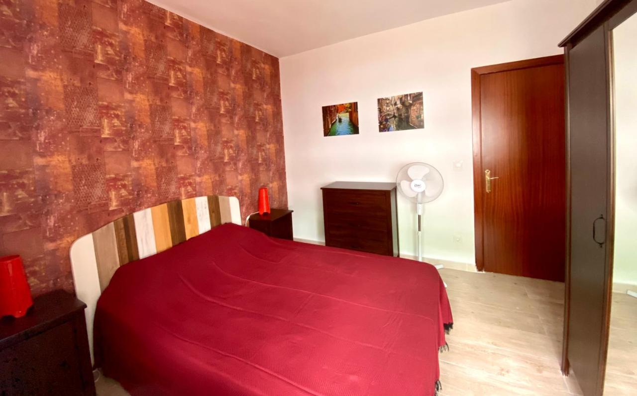 Town House With Patio In Quiet Residential Area 10 Min From Beach ตอร์เรโมลิโนส ภายนอก รูปภาพ